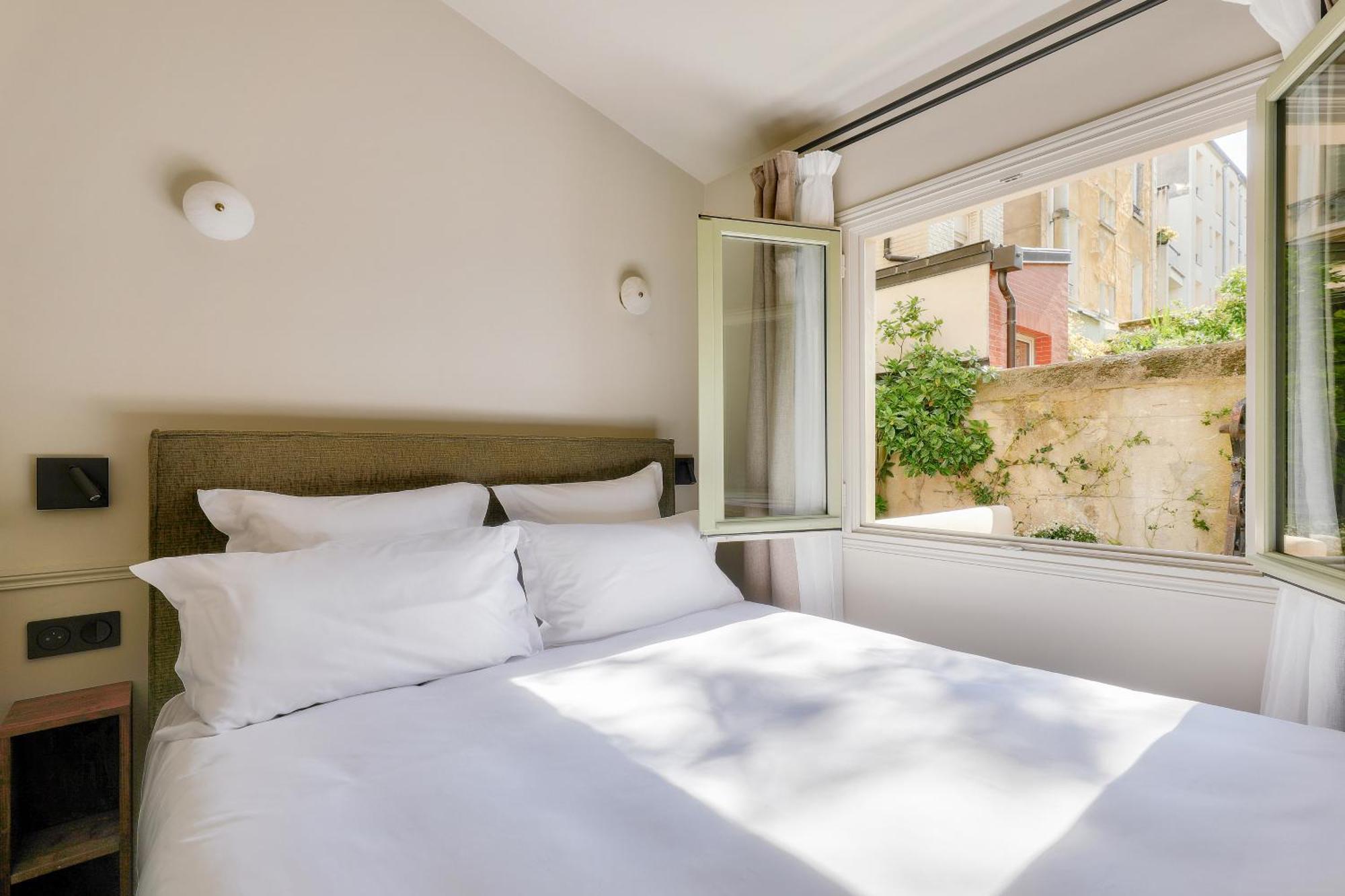 Double Room,1650146246:JPEG